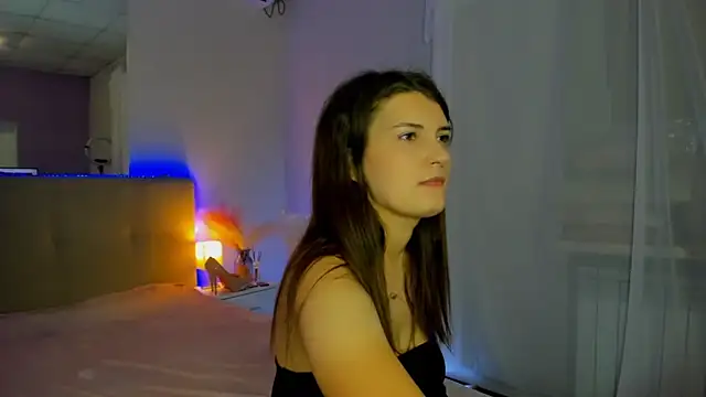 Laura_Leee's cam snapshot