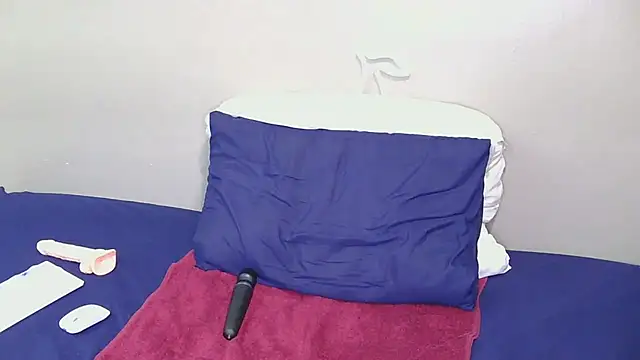 Serafynn's cam snapshot