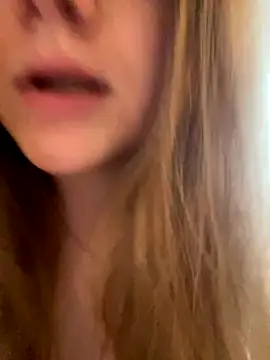 -MimmiLissa-'s cam snapshot