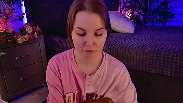 Gwen_Hilton's cam snapshot