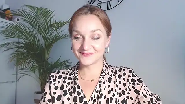 AliciaDesire's cam snapshot