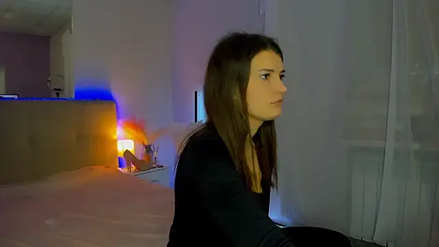 Laura_Leee's cam snapshot