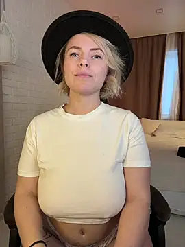 Charming_Daphny's cam snapshot