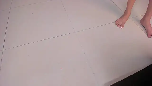 Ginni_charlotte live sex cam