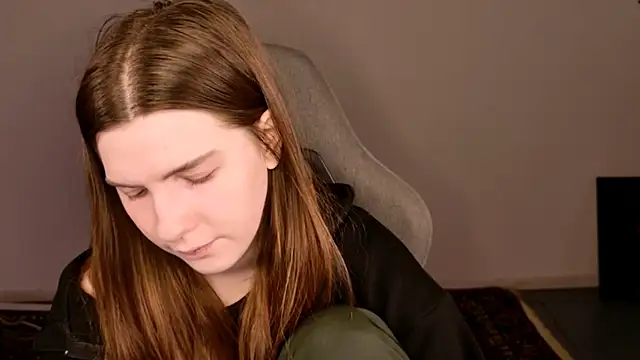 AliceCUNTach's cam snapshot