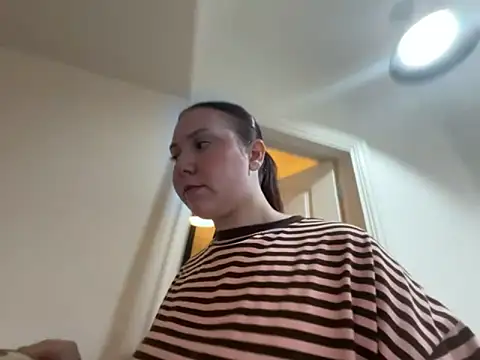 RoseMaee live sex cam