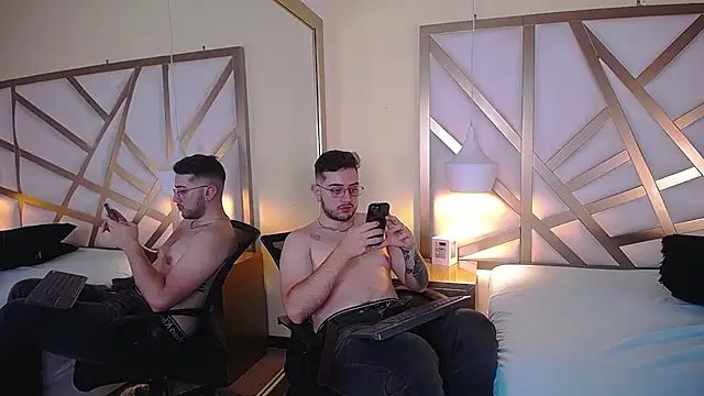 Ethan_Greys's cam snapshot