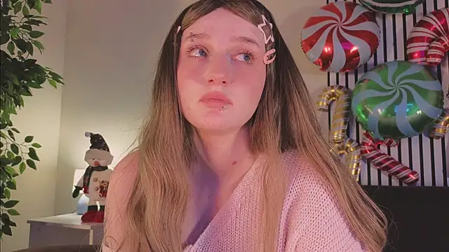 ELLIEJAY's cam snapshot