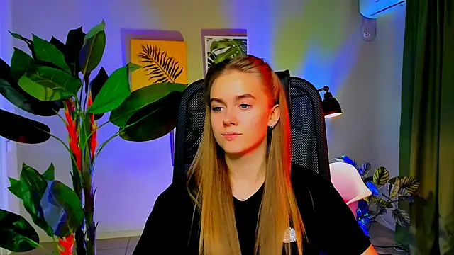 JuneWoods's cam snapshot