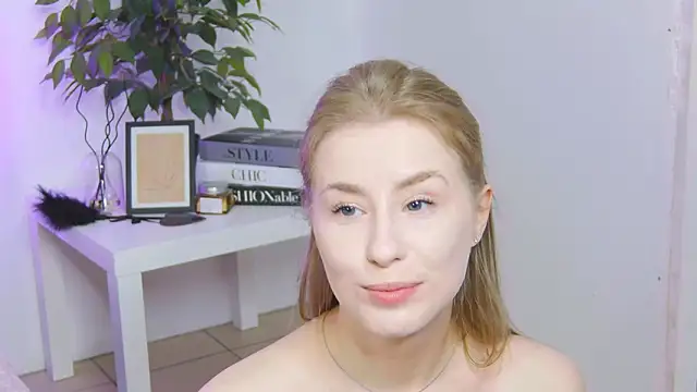 VioletiSwone's cam snapshot