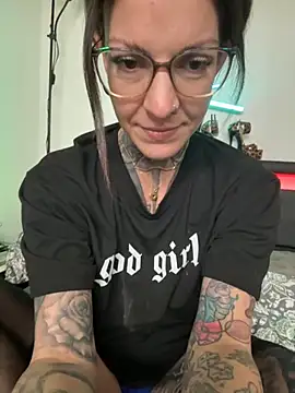 BrownieyQueen's cam snapshot