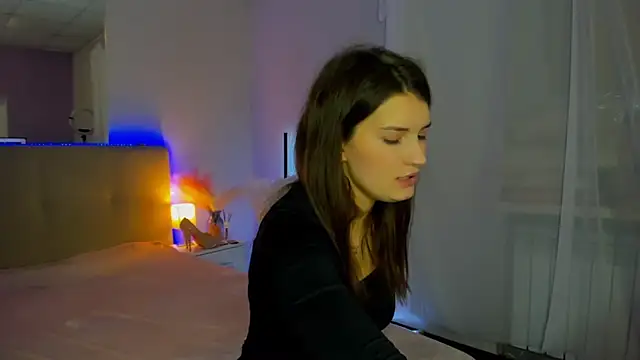 Laura_Leee's cam snapshot