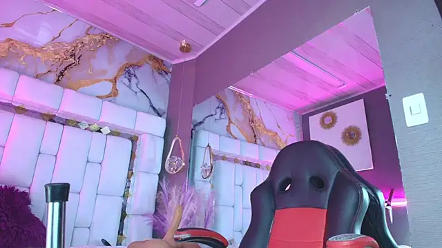 emily_madrid's cam snapshot