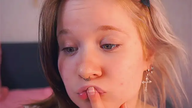 EviaVanveen live sex cam