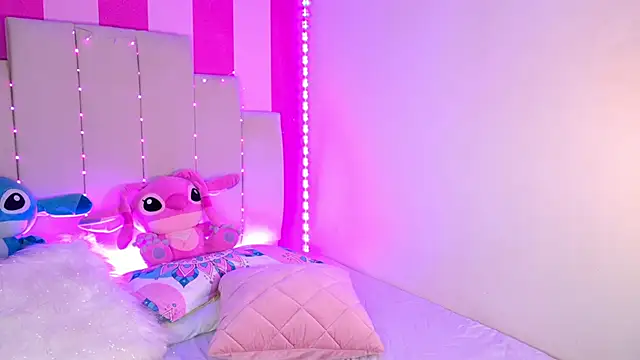 AliiceBrown_'s cam snapshot