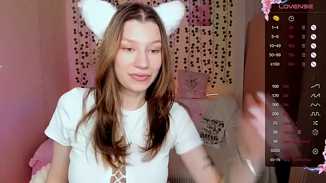 LinaBlossom_'s cam snapshot