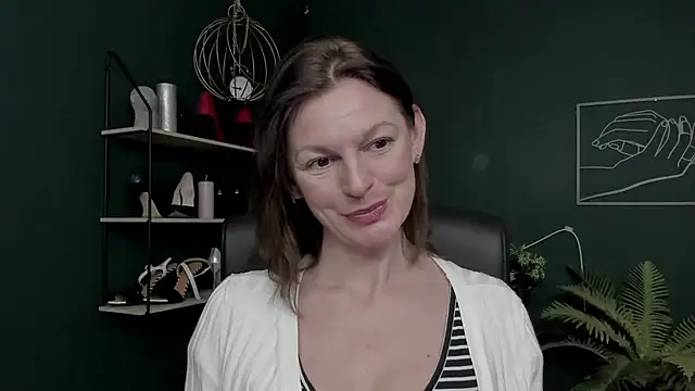 VivianWILD live sex cam