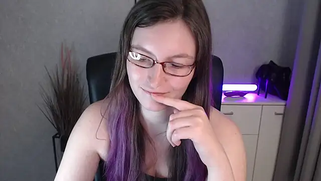 emmaxDelight's cam snapshot