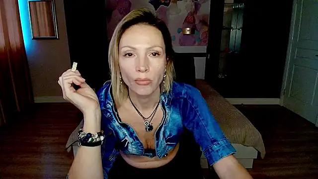 AlinaMoor's cam snapshot