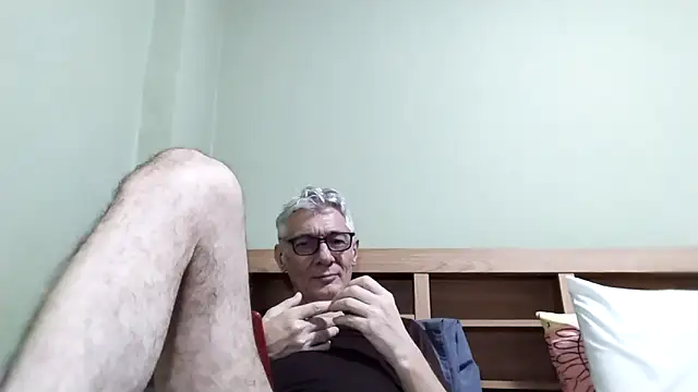 BIGUNCUTHARDCOCK live sex cam