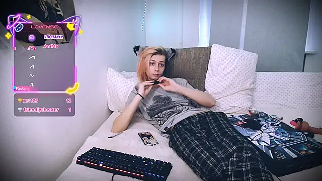 Littlepinkcat live sex cam