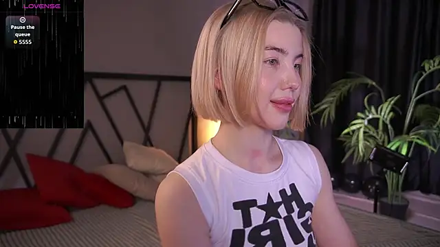 LindaThacker's cam snapshot