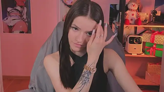 E_l_i_z_e_'s cam snapshot