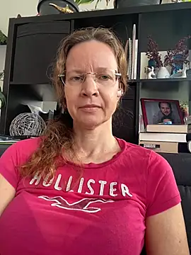 AnnikaRose live sex cam