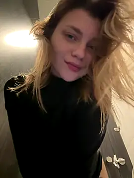 ValenciaShock live sex cam