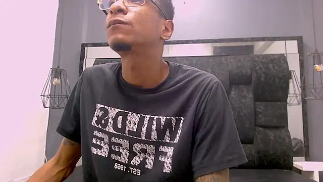 Jose_Smoke live sex cam