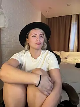 Charming_Daphny's cam snapshot