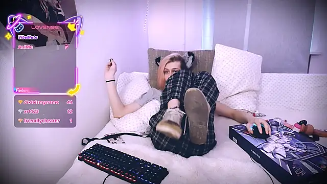 Littlepinkcat live sex cam