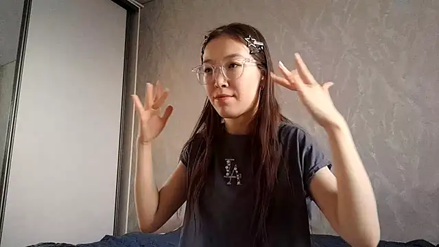 MollyTiger's cam snapshot