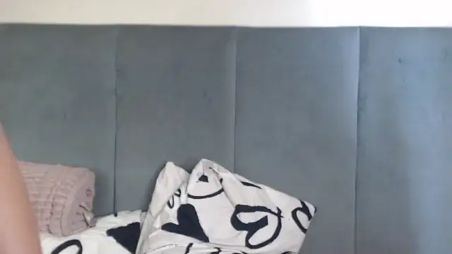 Jah-Queen's cam snapshot