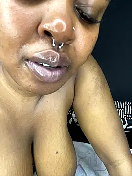 Ebony_Warlock_'s cam snapshot