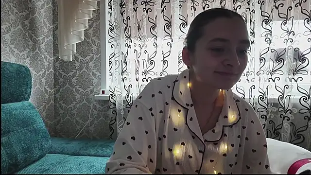 SweetLiaison's cam snapshot