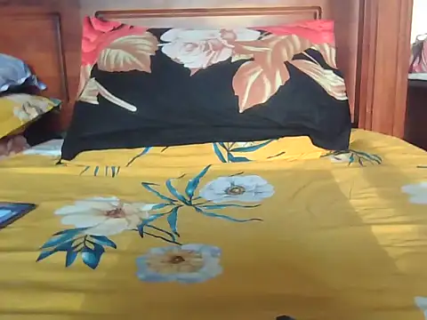 Nuttysub live sex cam