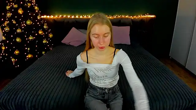 Alina_Blonde's cam snapshot