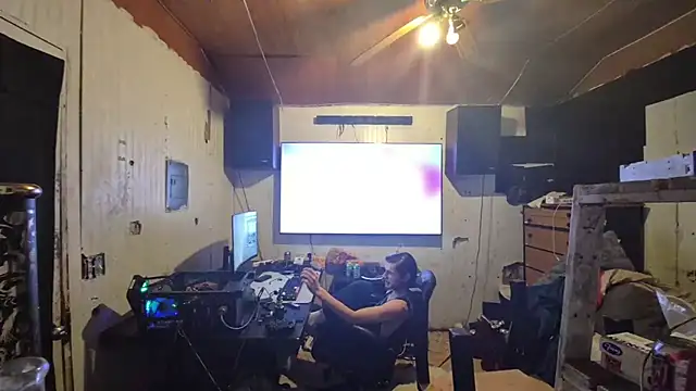 nuttyking2022's cam snapshot