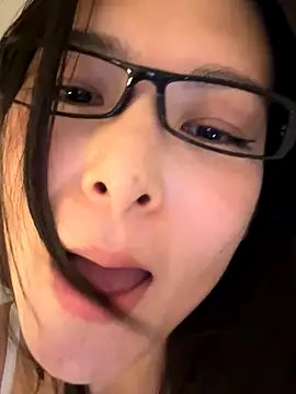 Ninazhang live sex cam