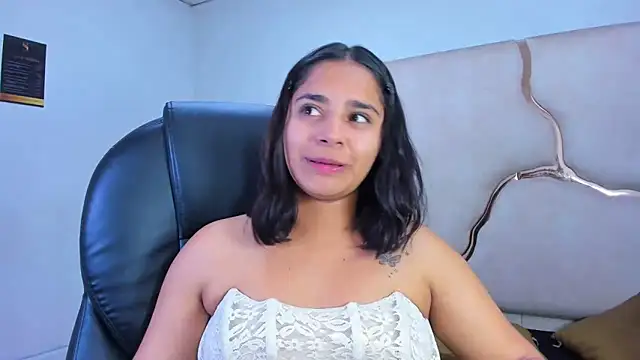 ScarletDoll live sex cam