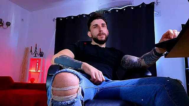 MightyAaron66's cam snapshot