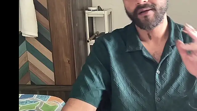 MakeMeAwareAah's cam snapshot