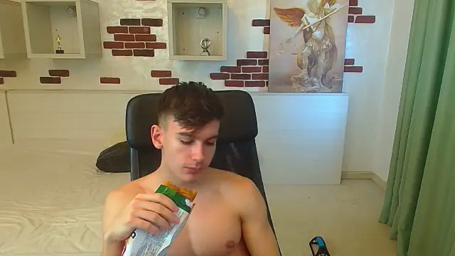 BradyFlint's cam snapshot