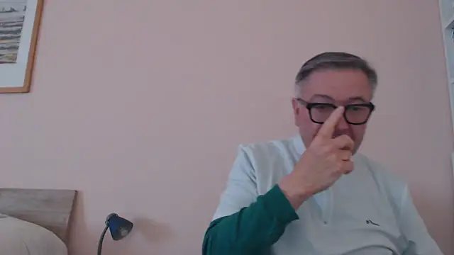 YOU6me's cam snapshot