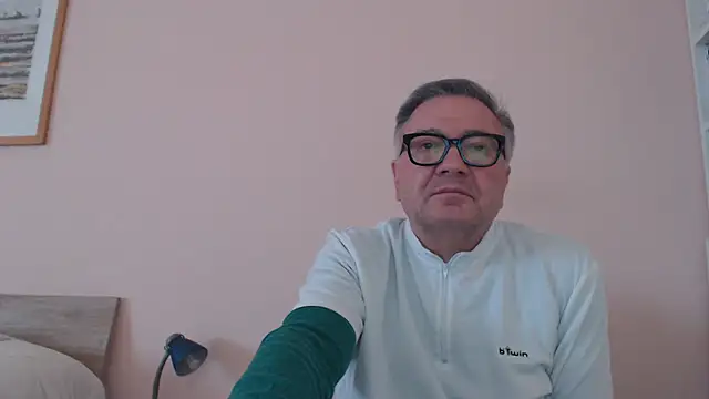 YOU6me's cam snapshot