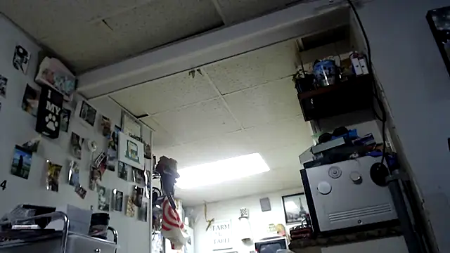 tongueispowerr6d9's cam snapshot