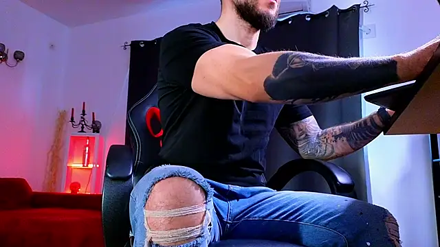 MightyAaron66's cam snapshot