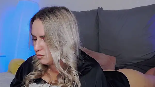 SofiJames's cam snapshot