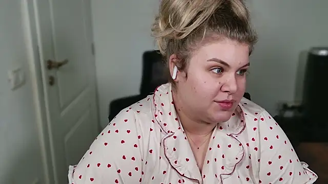 Allyy_baby's cam snapshot